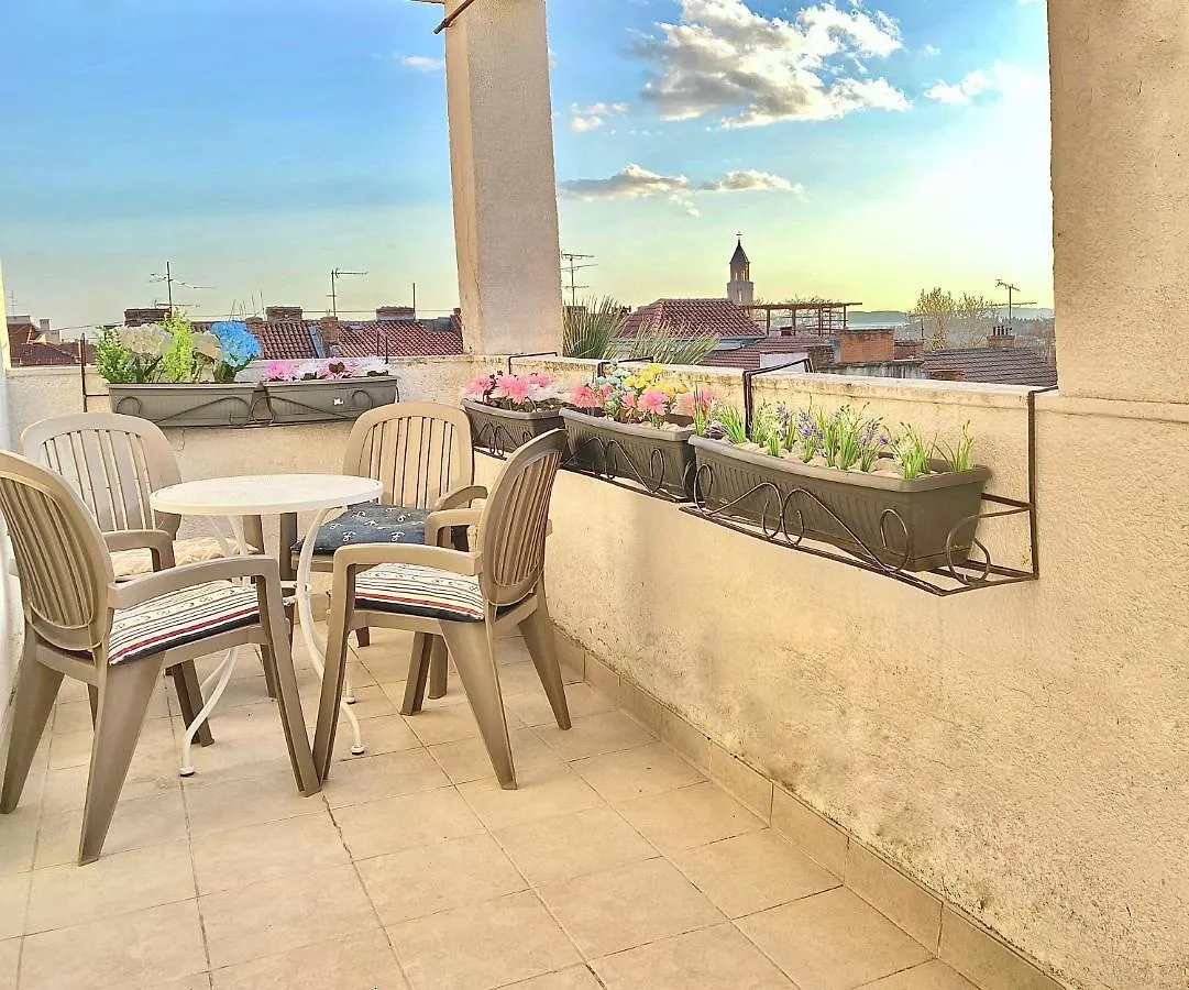 Apartment Panorama-Place For You With Amazing View contacts